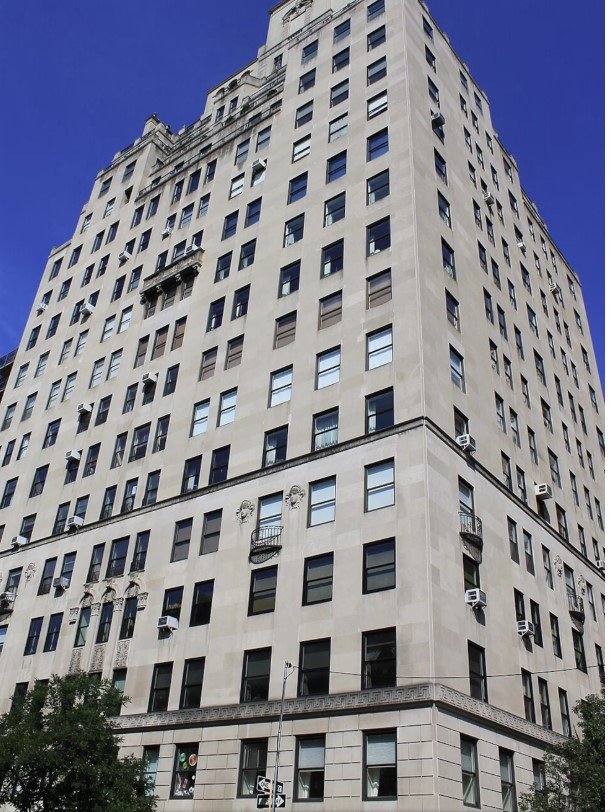 Το διαμέρισμά της Κένεντι στην 1040 Fifth Avenue, που άνοιξε το 1930 / WIKIPEDIA