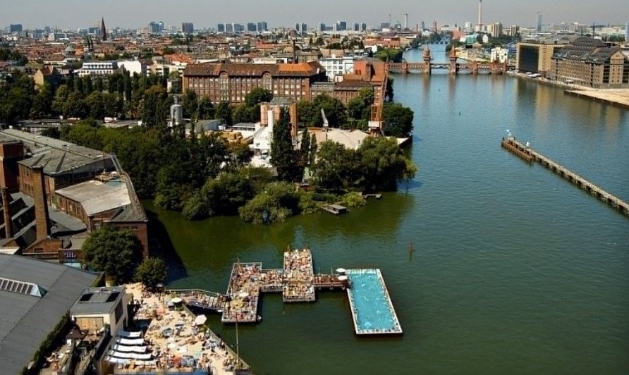 Ακτιβιστές της ομάδας Flussbad Berlin ασκούν πιέσεις από το 2012 για την άρση των περιορισμών στην κολύμβηση στον ποταμό Σπρέε / WIKIPEDIA