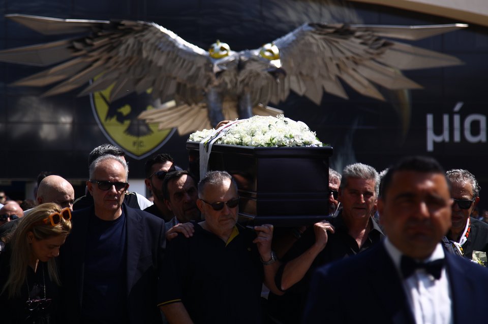 Η σορός του ιστορικού αρχηγού και ιδρυτή της Original 21 στην OPAP Arena / (ΜΑΡΚΟΣ ΧΟΥΖΟΥΡΗΣ / EUROKINISSI)