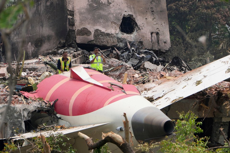 Τα συντρίμμια του αεροσκάφους της Air India