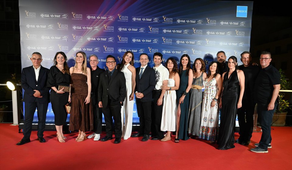 Ο Δήμαρχος Αθηναίων με τους Έλληνες της κριτικής επιτροπής και τον εκπρόσωπο των EMMYS