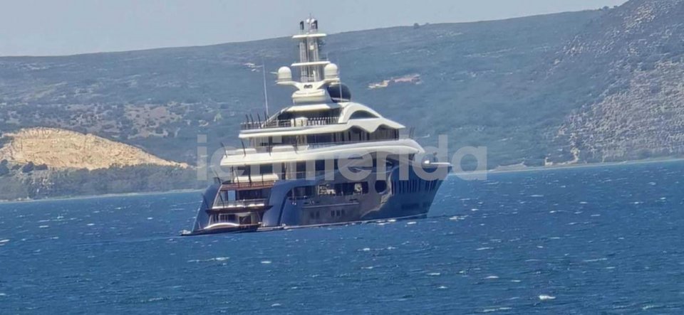 Έχει μήκος 118 μέτρα και το εσωτερικό του είναι ο ορισμός της πολυτέλειας