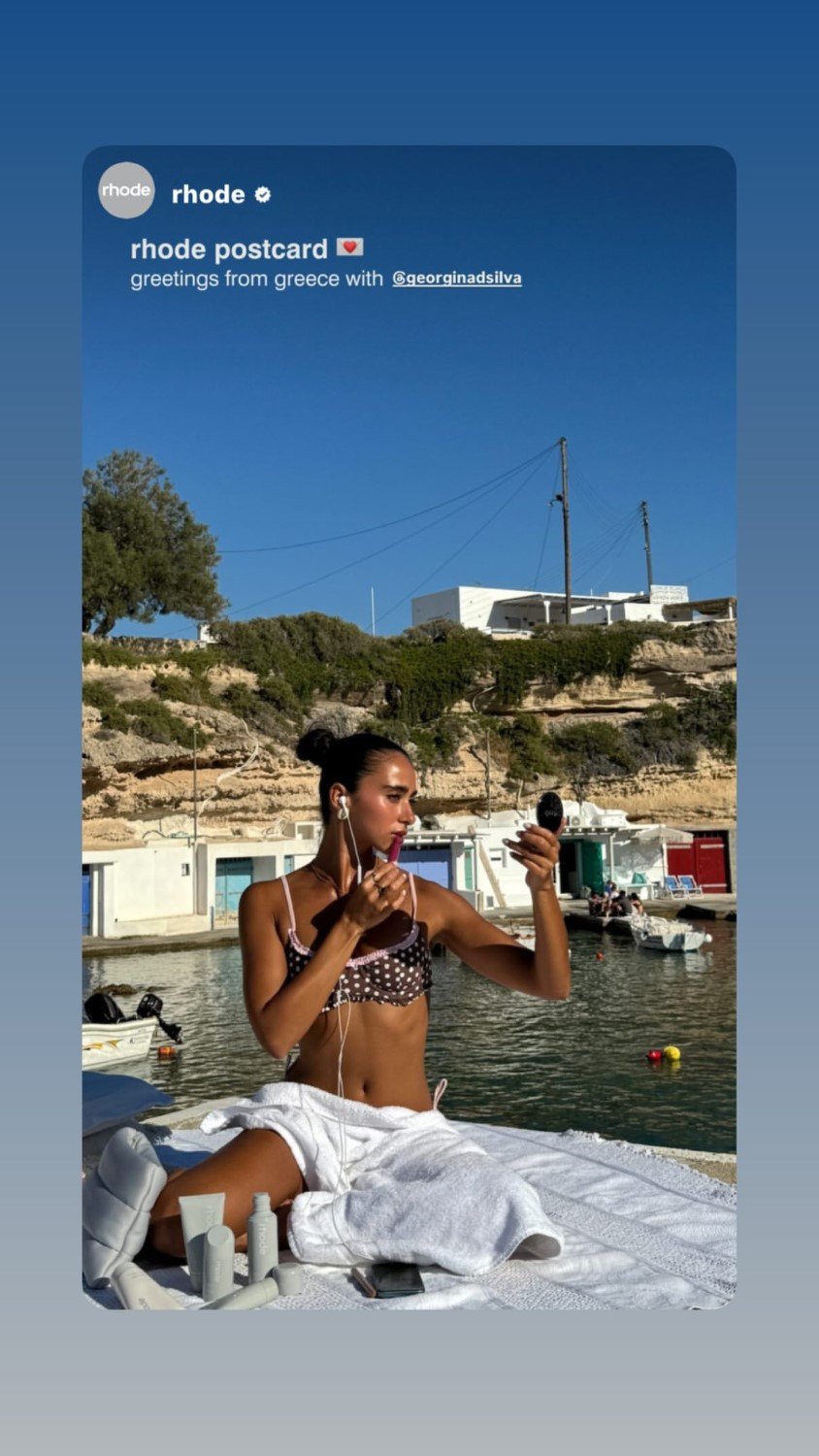 Στην Ελλάδα η νέα καμπάνια του brand ομορφιάς της Χέιλι Μπίμπερ