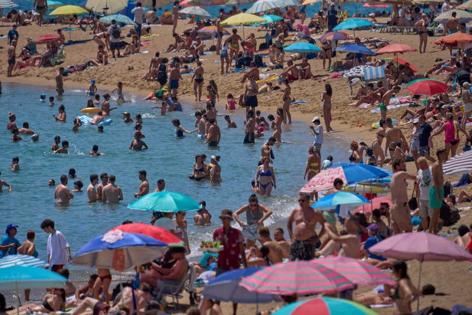Για μπάνιο στη Βαρκελώνη το Σάββατο