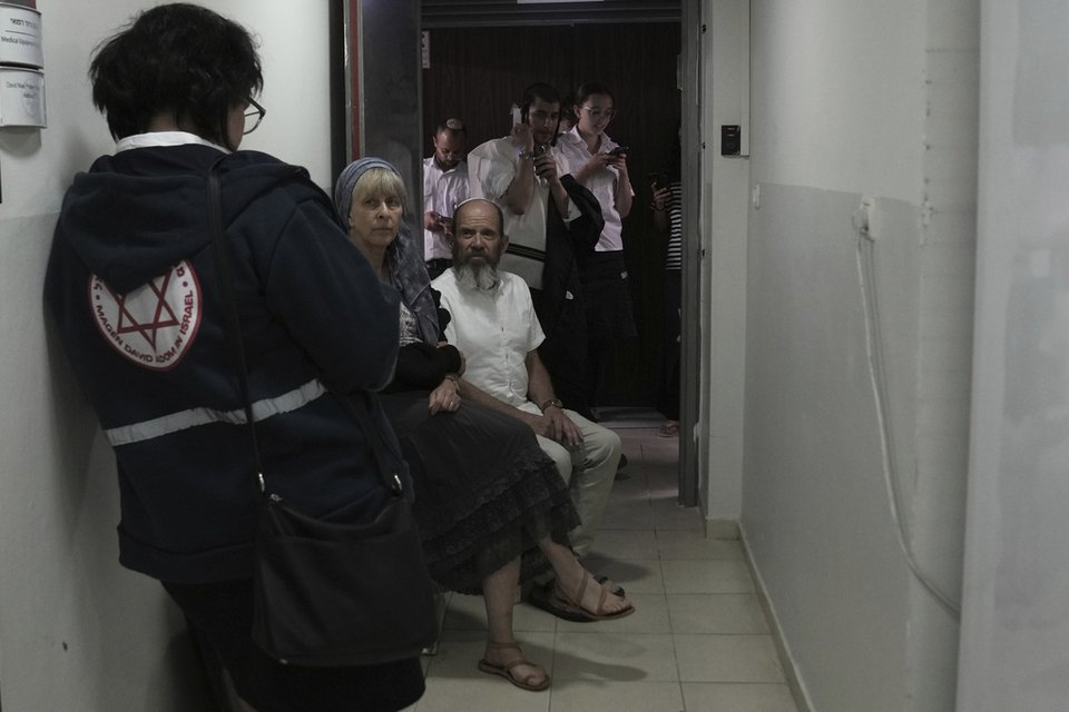 Κόσμος στα καταφύγια στην Ιερουσαλήμ