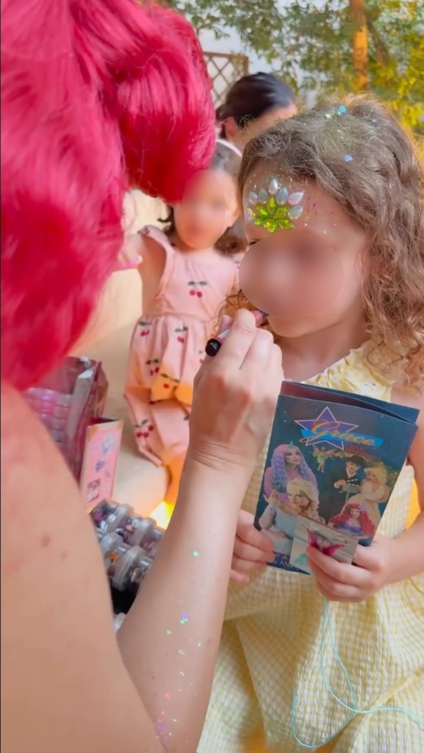 Face painting για τις μικρές Αριάνα και Φιλίππα και τους φίλους τους