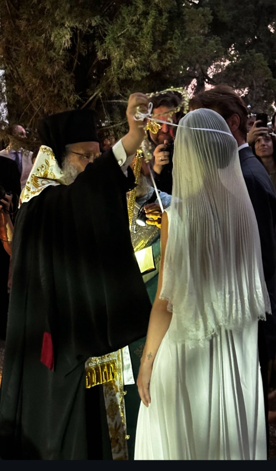 Η φωτογραφία από τον θρησκευτικό γάμο