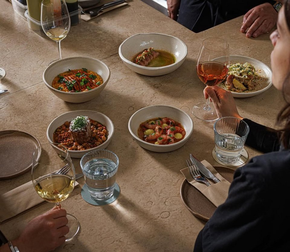 Πιάτα στη φιλοσοφία του sharing στο Ντύλαν της Αγίας Ζώνης, στην Κυψέλη / Φωτογραφία: ntylan_kipseli/Instagram