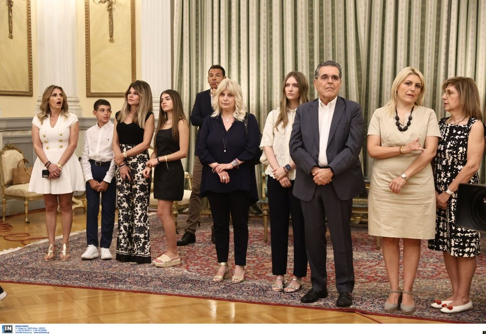 Οι οικογένειες των νέων μελών της κυβέρνησης εντός του Προεδρικού Μεγάρου