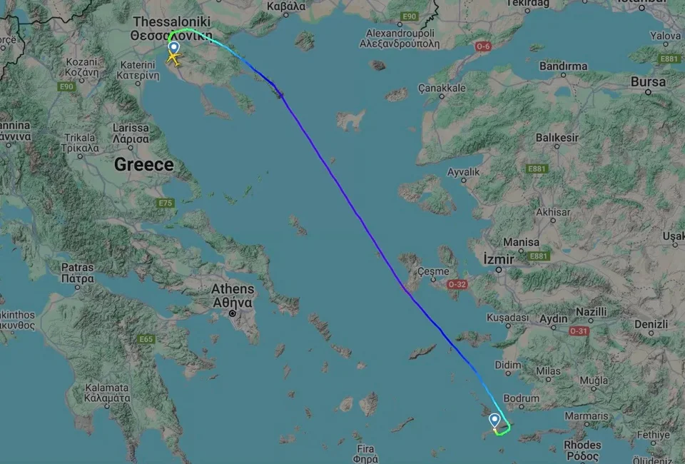 Στη συνέχεια το αεροπλάνο ταξίδεψε προς τη Θεσσαλονίκη, όπου διανυκτέρευσαν οι επιβάτες