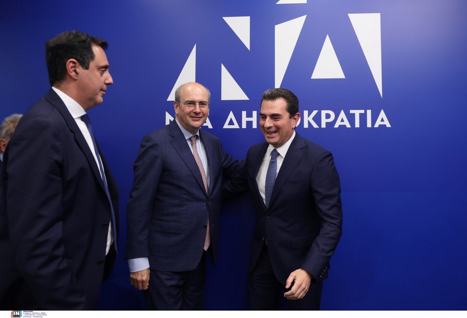 Ο Κώστας Σκρέκας με τον αντιπρόεδρο της κυβέρνησης Κ. Χατζηδάκη και τον Γ. Σμυρλή -Φωτογραφία: Intimenews/ΒΛΑΣΣΟΠΟΥΛΟΥ ΙΣΜΗΝΗ