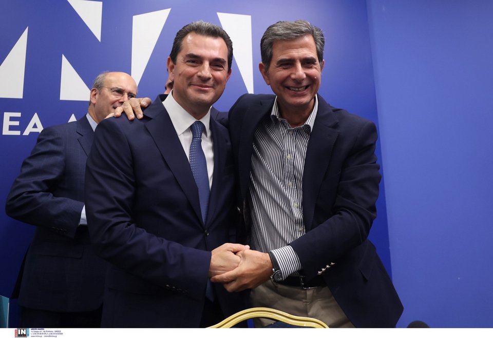 Ο Κώστας Σκρέκας με τον Κ. Γκιουλέκα -Φωτογραφία: Intimenews/ΒΛΑΣΣΟΠΟΥΛΟΥ ΙΣΜΗΝΗ