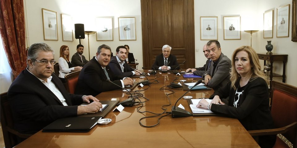 Η σύσκεψη πολιτικών αρχηγών υπό τον Π. Παυλόπουλο την επομένη του δημοψηφίσματος -Πίσω αριστερά διακρίνονται οι πρακτικογράφοι -Φωτογραφία αρχείου: Intimenews/ΛΙΑΚΟΣ ΓΙΑΝΝΗΣ