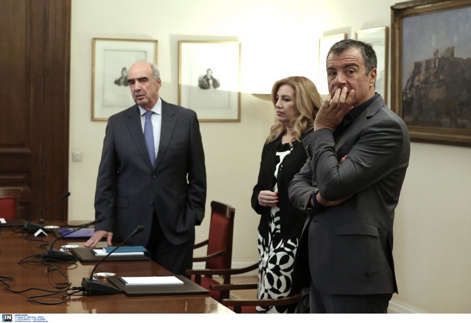 Ο Ευάγγελος Μεΐμαράκης, η Φώφη Γεννηματά και ο Σταύρος Θεοδωράκης προβληματισμένοι -Φωτογραφία: Intimenews/ΛΙΑΚΟΣ ΓΙΑΝΝΗΣ