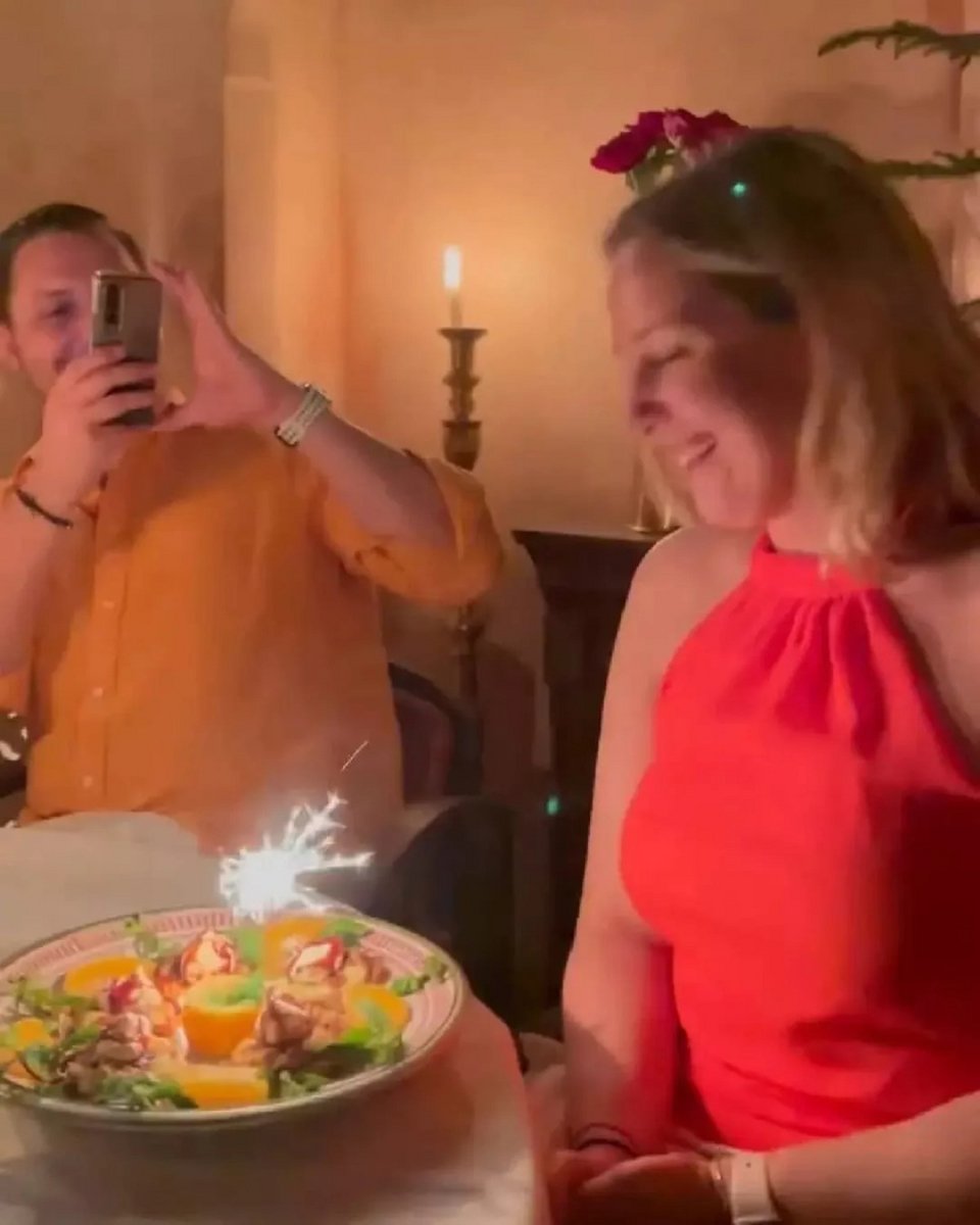 Η μικρότερη κόρη του εκλιπόντος τέως βασιλιά Κωνσταντίνου γιόρτασε τα γενέθλιά της σε ένα κλειστό dinner party