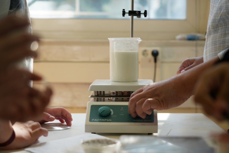 Το εργαστήριο του Λυκείου εξοπλίστηκε πλήρως με τη συμβολή του «Μαζί για το Παιδί»