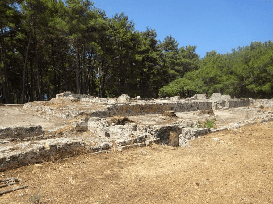 Διοικητήριο- Στρατώνες