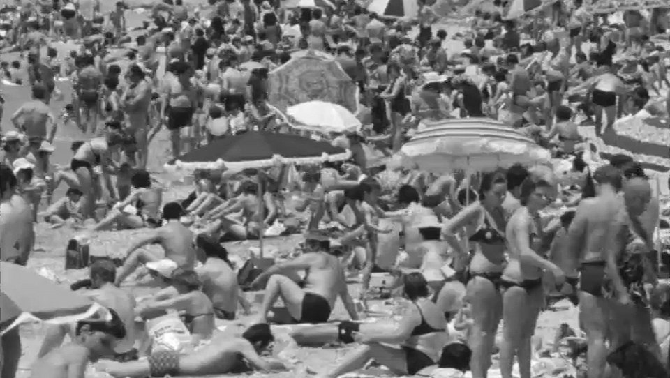 Έλληνες στις παραλίες, τέλη δεκαετίας του '70 / FACEBOOK