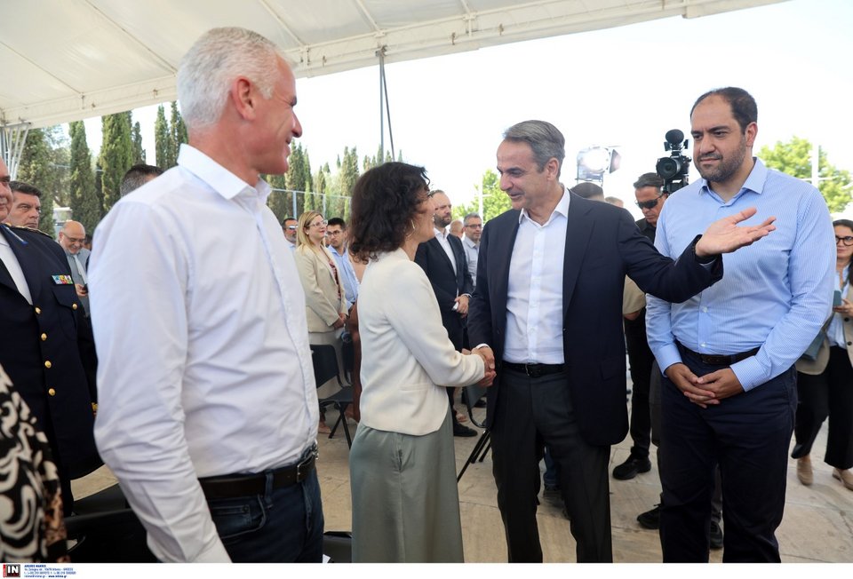 Ο πρωθυπουργός Κυριάκος Μητσοτάκης με την Ευρωπαία επίτροπο Ετοιμότητας και Διαχείρισης Κρίσεων Χατζά Λαμπίμπ