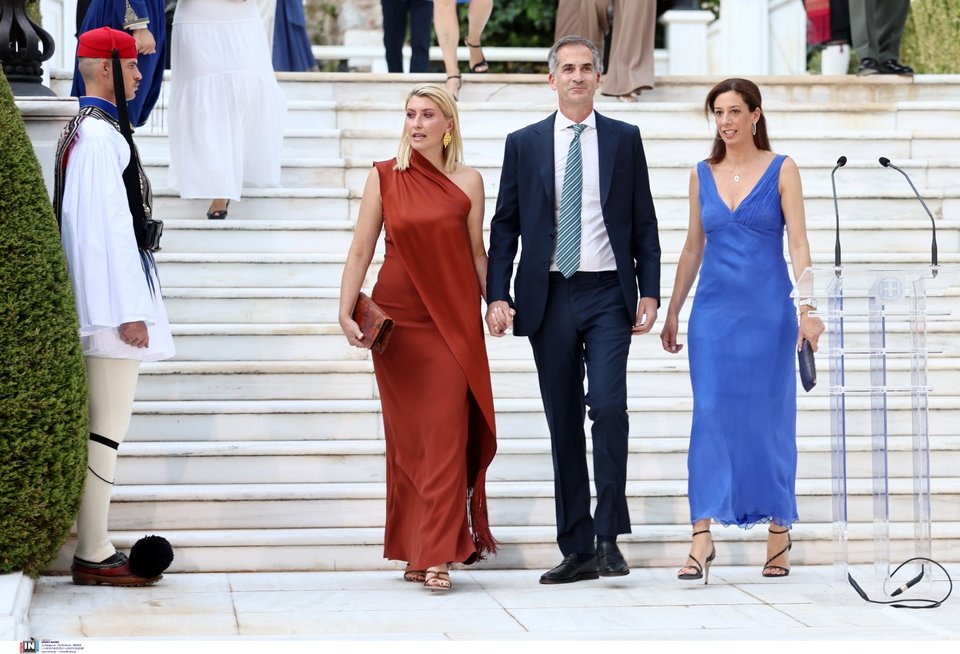 Ο πρώην δήμαρχος Αθηναίων Κώστας Μπακογιάννης και η σύζυγός του, δημοσιογράφος και παρουσιάστρια του δελτίου του ΣΚΑΪ, Σία Κοσιώνη