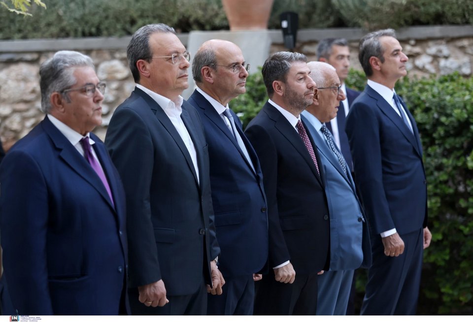 Από αριστερά: Δημήτρης Κουτσούμπας, Σωκράτης Φάμελλος, Κωστής Χατζηδάκης, Νίκος Ανδρουλάκης, Νικήτας Κακλαμάνης, Κυριάκος Μητσοτάκης