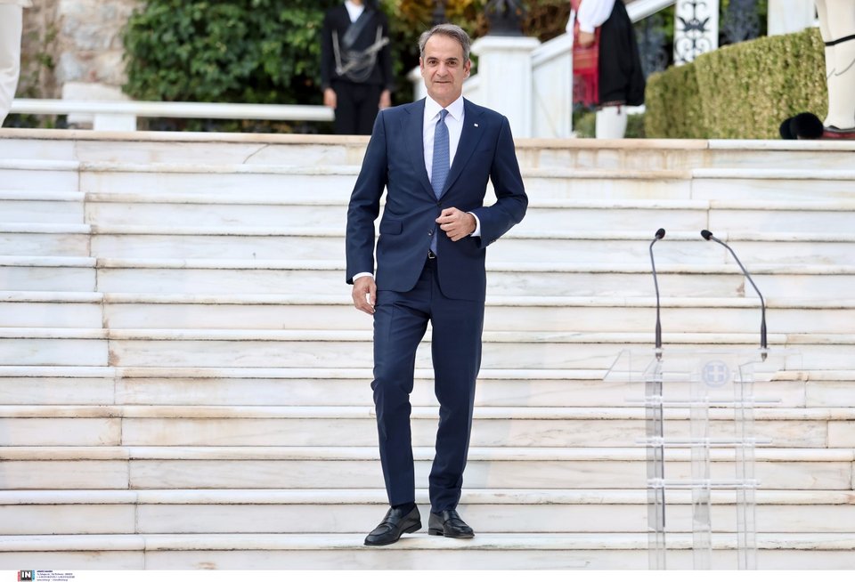 Ο πρωθυπουργός κατά την άφιξή του στη δεξίωση