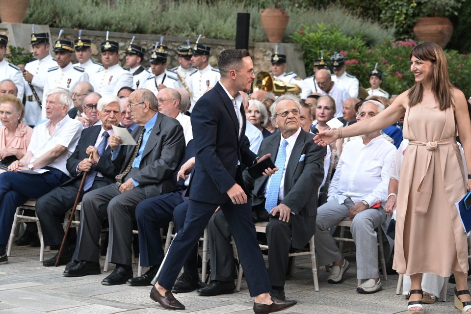 Λευτέρης Πετρούνιας