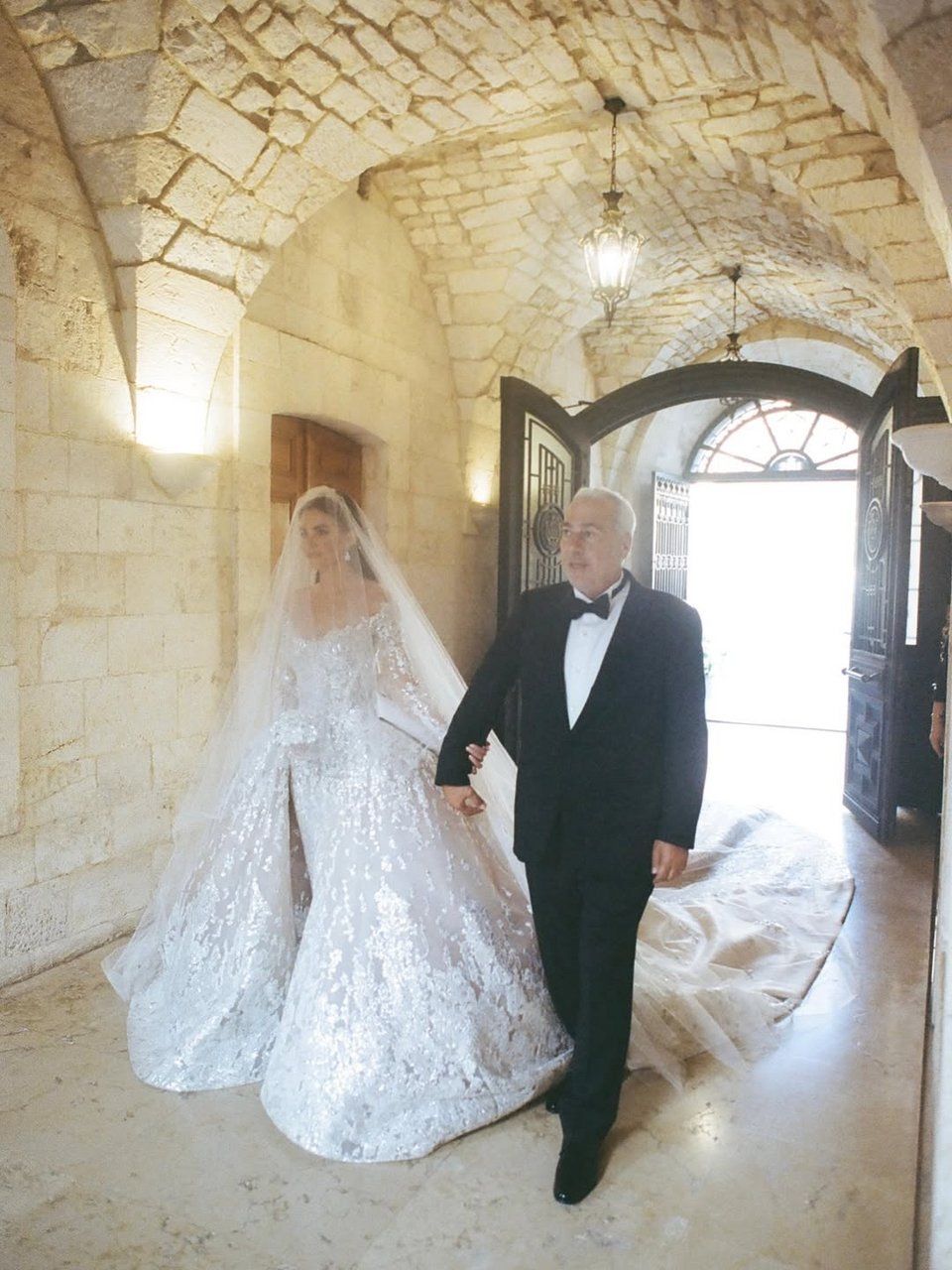 Η νύφη με τον πατέρα της