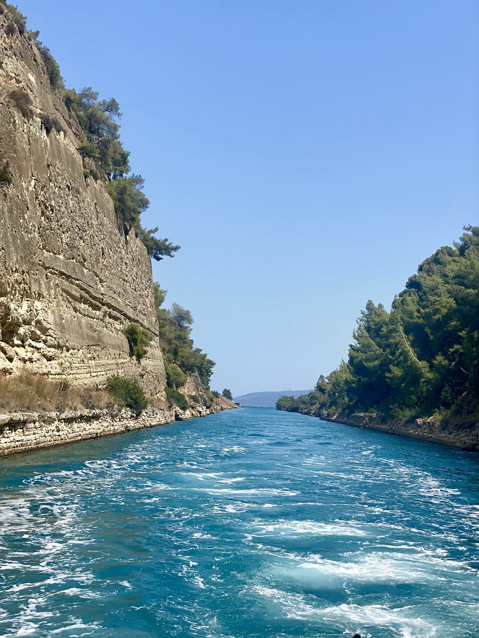 Διάπλους Ισθμού της Κορίνθου / Φωτογραφία: Shutterstock