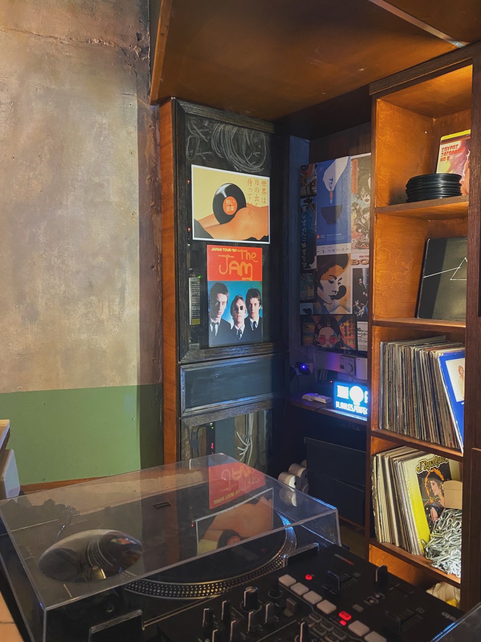 Άποψη από τα decks του DJ / Φωτογραφία: Μάνος Λειβαδάρος/iefimerida