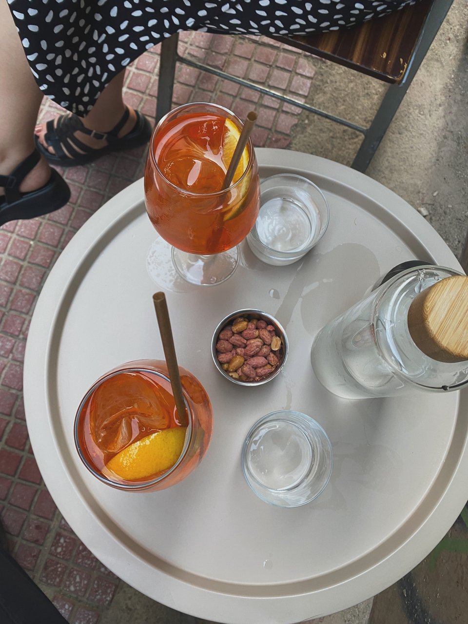 Aperol Spritz μετά τη δουλειά / Φωτογραφία: Μάνος Λειβαδάρος/iefimerida