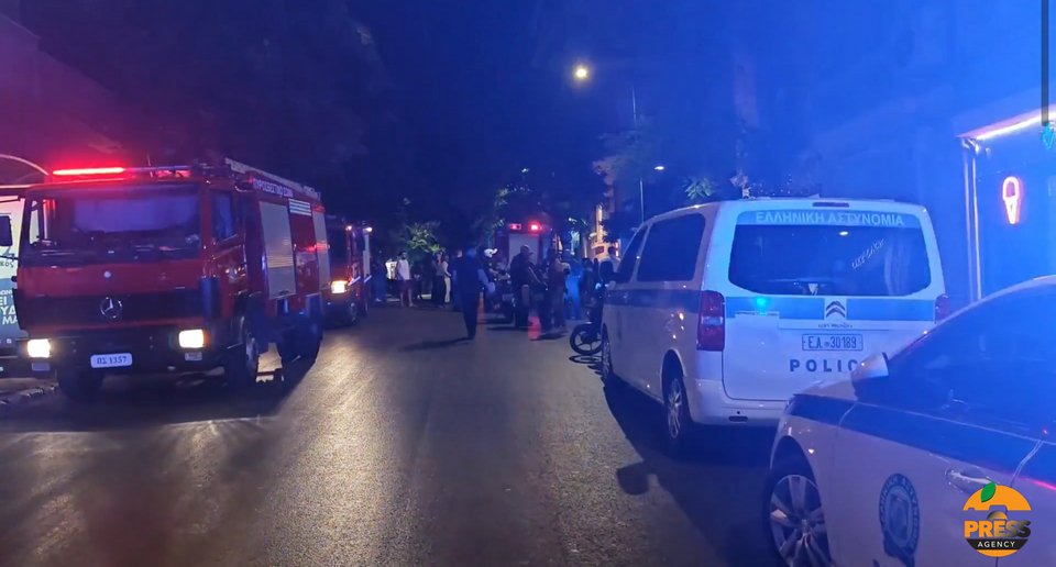 Το σημείο που εγινε το τροχαίο στο Κολωνάκι οπου τζιπ προσέκρουσε σε εστιατόριο