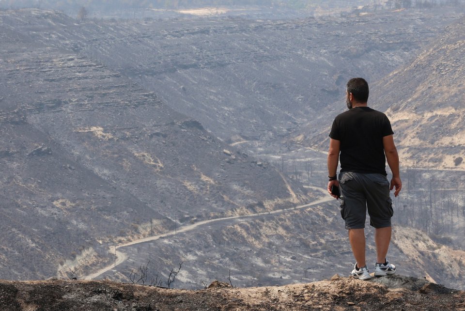 Καταστροφή από την πυρκαγιά στη Λεμεσό της Κύπρου / ΚΥΠΕ