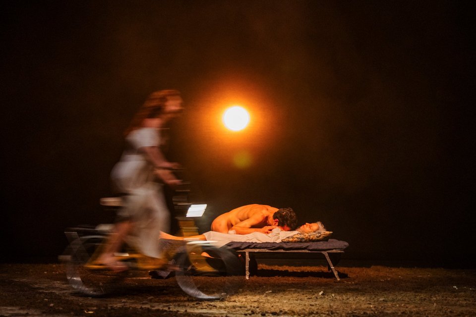 Στιγμιότυπο από την παράσταση / Φωτογραφία Ανδρέας Σιμόπουλος