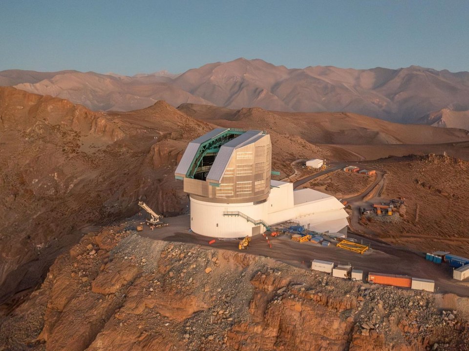 Η LSST θα παράσχει ένα σύνολο 500 πεταμπάιτ εικόνων και δεδομένων που θα απαντήσουν σε μερικά από τα πιο επείγοντα ερωτήματα σχετικά με τη δομή και την εξέλιξη του σύμπαντος / RUBIN OBSERVATORY  