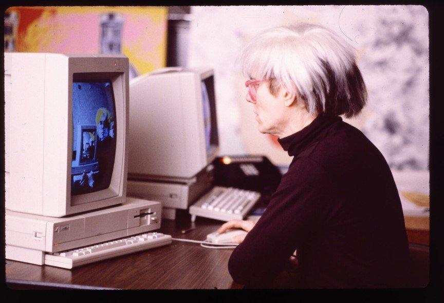 Ο Andy Warhol ήταν από τους πρώτους καλλιτέχνες που αναγνώρισαν τη δύναμη της ψηφιακής τεχνολογίας / COMMODORE