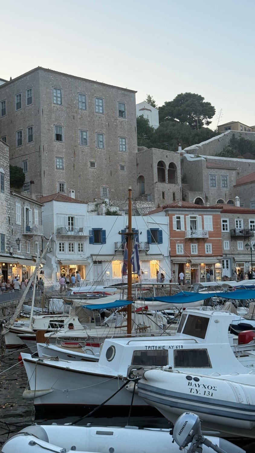 Η Αμαλία Κωστοπούλου δημοσίευσε φωτογραφίες από τις διακοπές της στην Ελλάδα