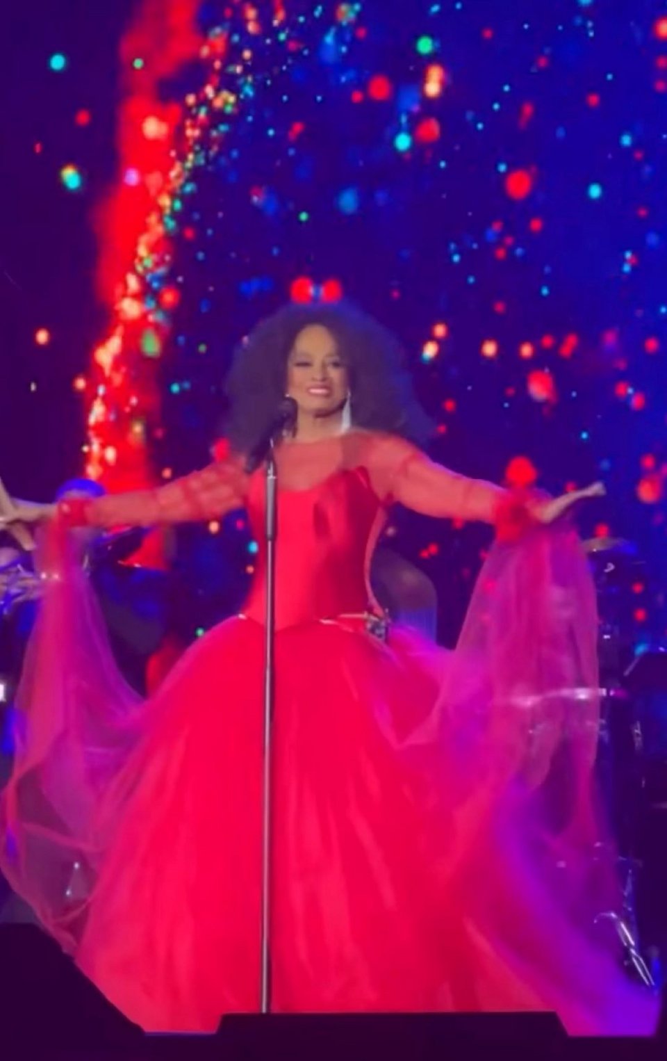 Diana Ross on stage