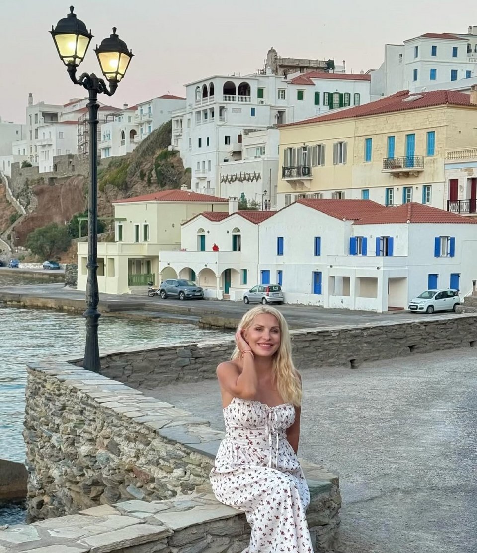 Η δημοφιλής παρουσιάστρια μοιράστηκε με τους followers της εικόνες από μία απογευματινή της βόλτα