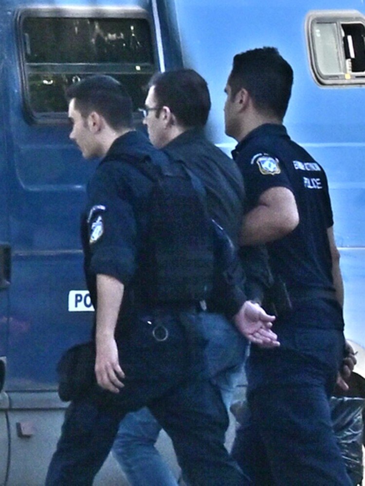 Ο δολοφόνος της Κυριακής Γρίβα μεταφέρεται στις φυλακές μετά την κάθειρξη σε ισόβια / Φωτογραφία: ΤΑΤΙΑΝΑ ΜΠΟΛΑΡΗ/EUROKINISSI