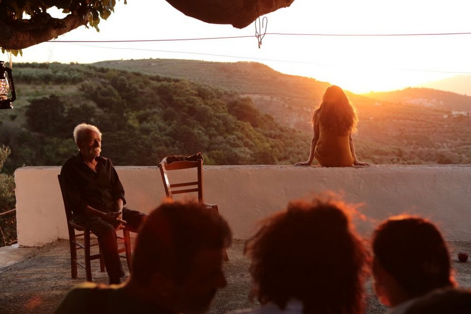 Ένα χωριό γεμάτο αφηγήσεις, χορό και εικαστικές παρεμβάσεις που ξεδιπλώνονται σε κάθε γωνιά του, στις 2, 3 και 4 Αυγούστου.