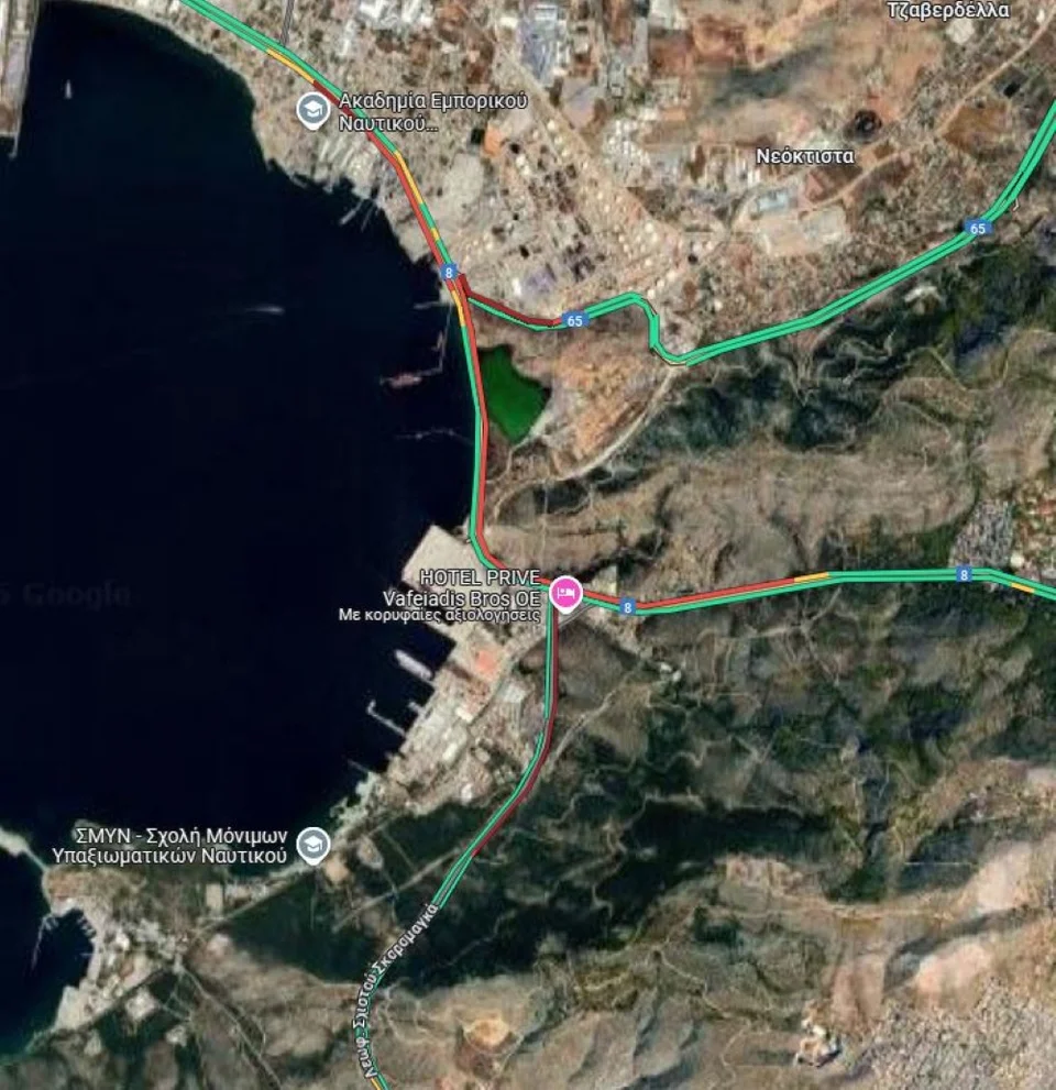 Το σημείο που υπάρχει το πρόβλημα λόγω του πετρελαίου που χύθηκε στο δρόμο / Φωτογραφία: googlemaps
