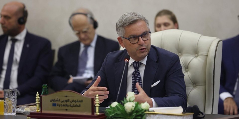 Ο επίτροπος της Κομισιόν Μάγκνους Μπρούνερ στη Λιβύη / Φωτογραφία: X