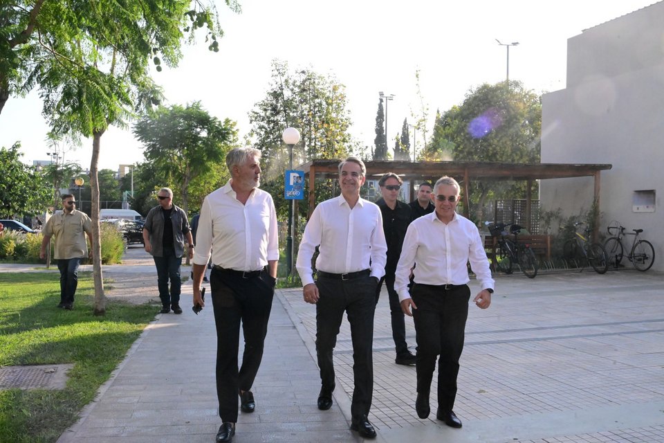 H άφιξη του πρωθυπουργού στο Σεράφειο / Φωτογραφία: Εurokinissi, ΤΑΤΙΑΝΑ ΜΠΟΛΑΡΗ