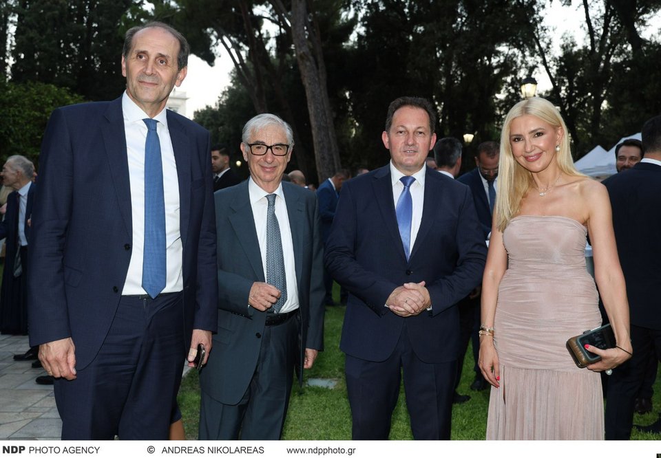 Στέλιος Πέτσας-Φωτεινή Αραμπατζή