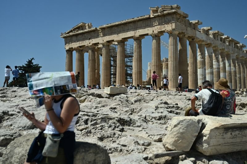 Στην Ακρόπολη με καύσωνα