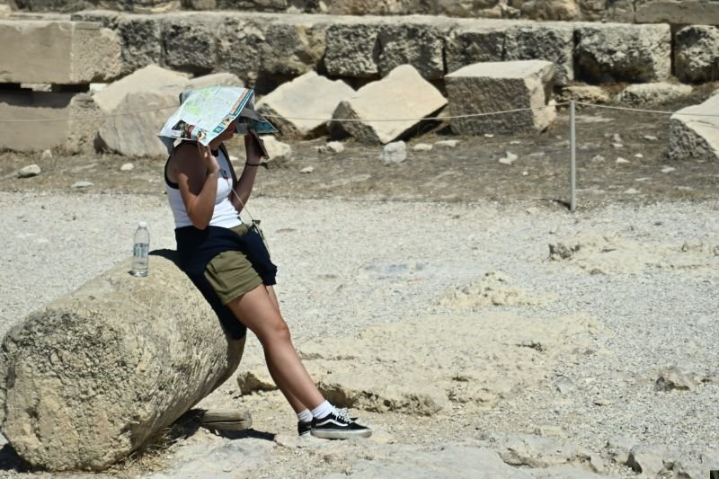 Στην Ακρόπολη με καύσωνα