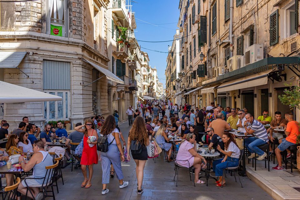 Η Ελλάδα βρίσκεται σταθερά ψηλά στις προτιμήσεις των Ευρωπαίων για ταξίδια