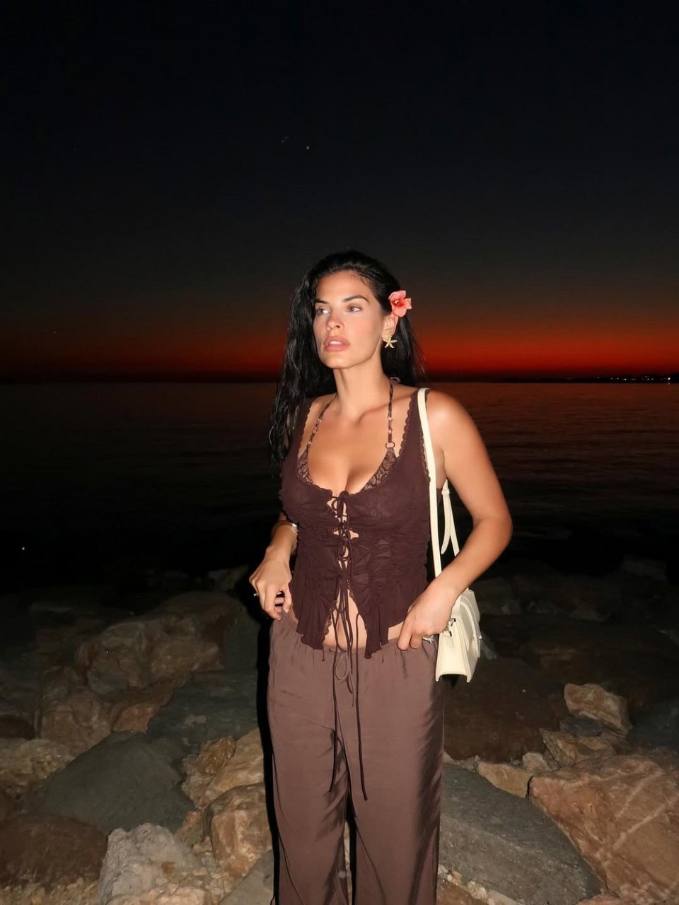 Η Χριστίνα Μπόμπα με άκρως καλοκαιρινό look