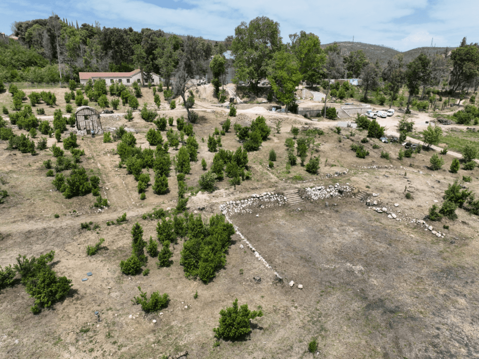 Άποψη του θερμοκηπίου και του γήπεδου του τένις,. Υφιστάμενη κατάσταση